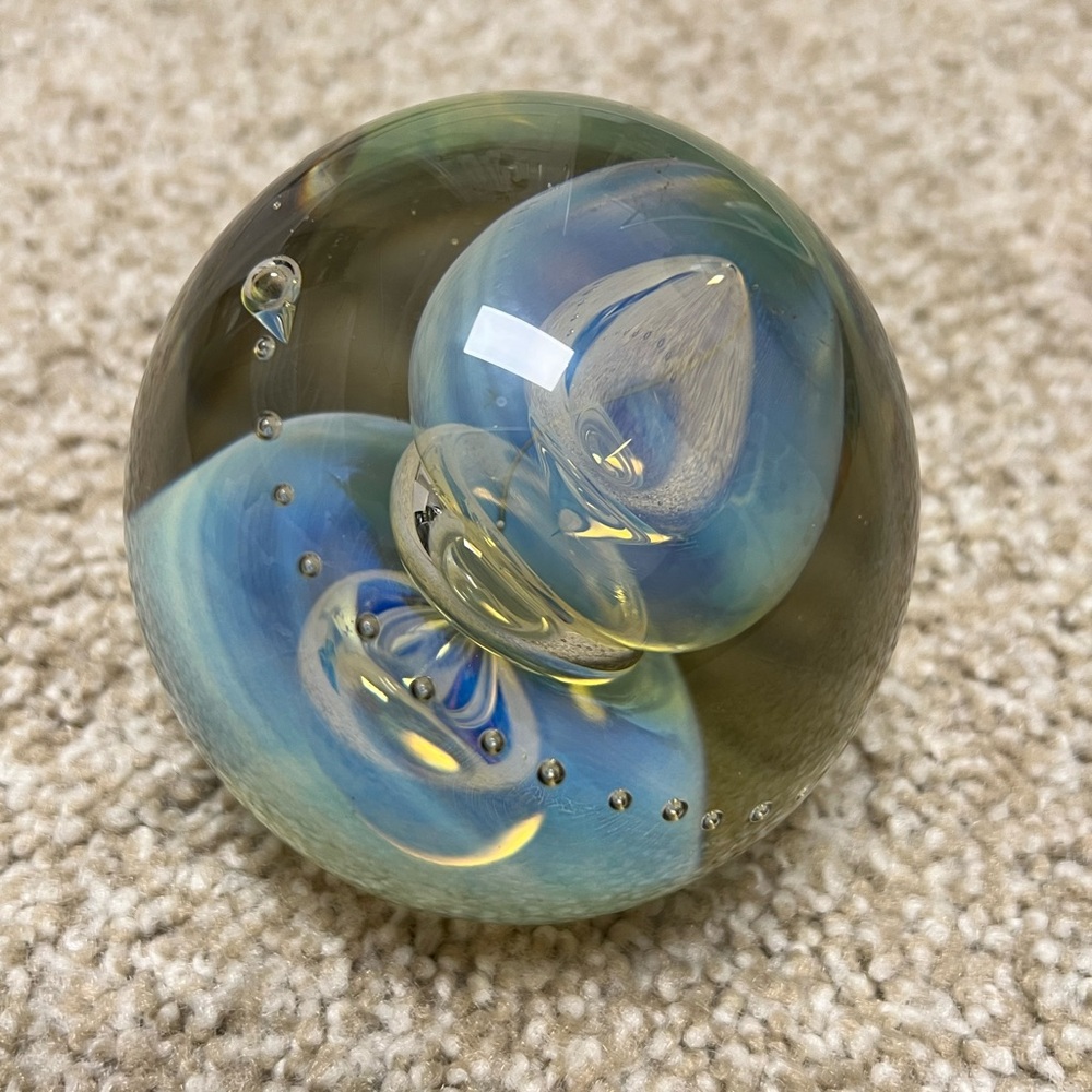 Elegant Vintage Signed Eicholt 1985 Glass Iridescent Paperweight